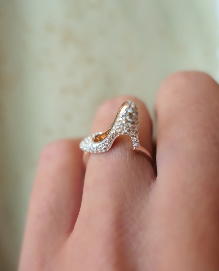 Precious pink heel ring