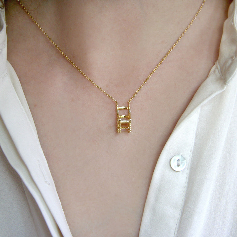 Precious mini chair necklace